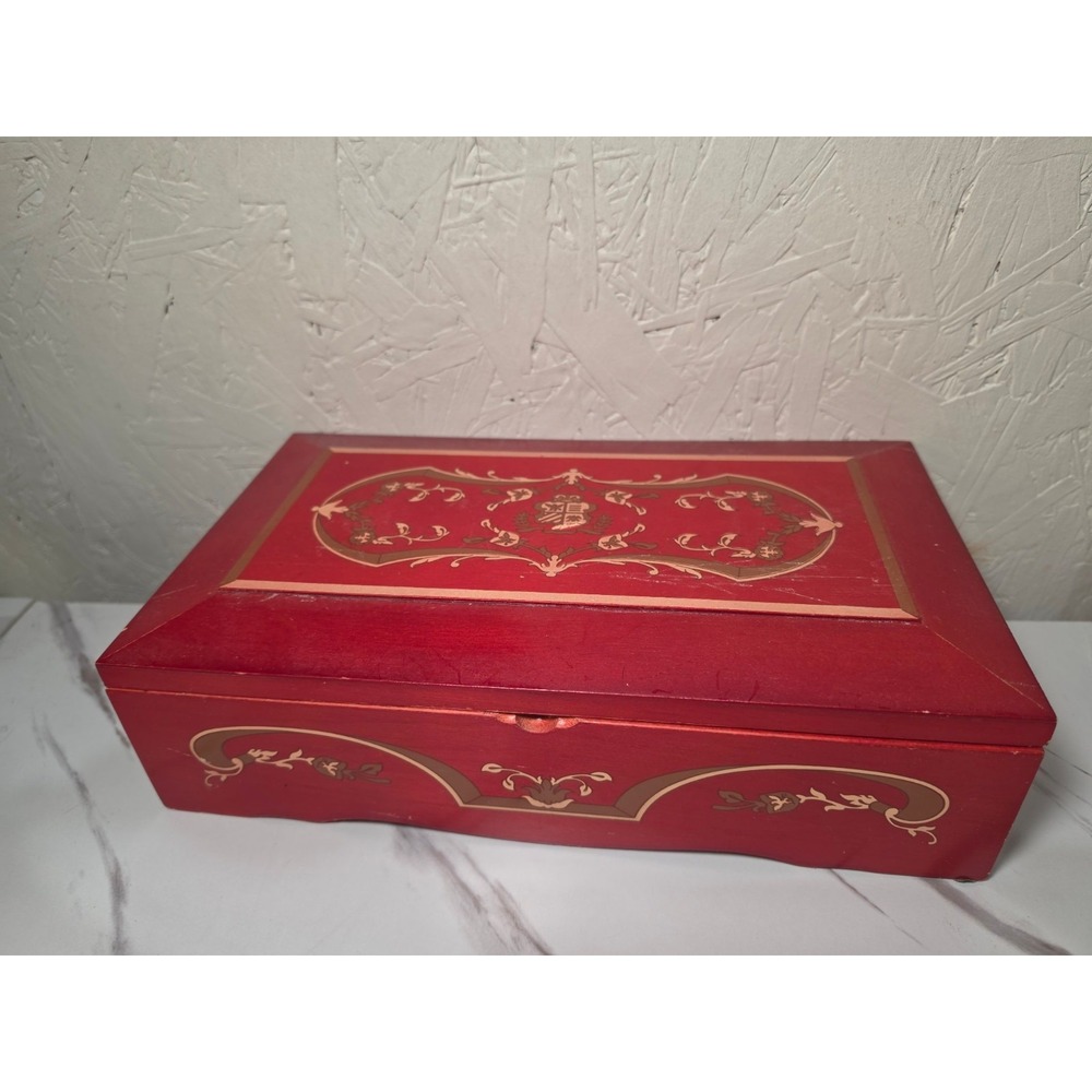 Princess Marcella Borghese Musical Jewelry Box Red Lacquer Works Music
